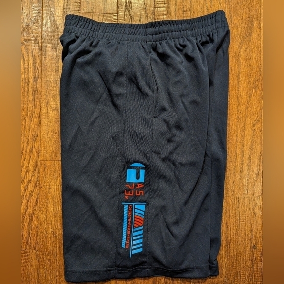 REEBOK shorts, navy youth size Medium or Large - Picture 4 of 9
